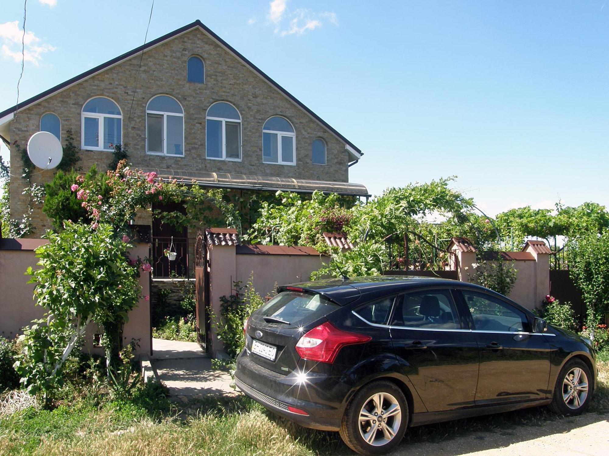 Guest House Kamenny Dom Karolino-Buhaz Eksteriør billede