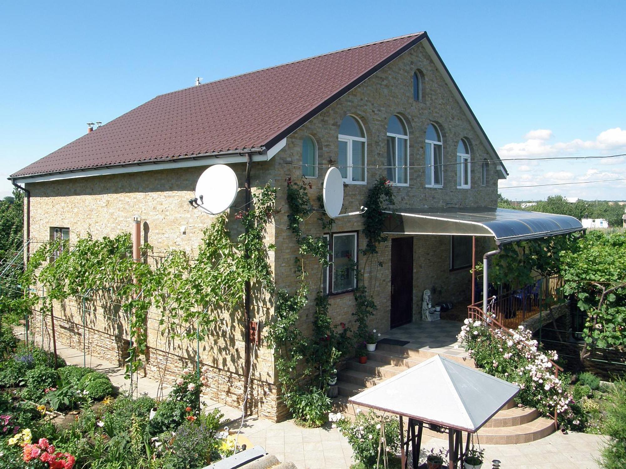 Guest House Kamenny Dom Karolino-Buhaz Eksteriør billede